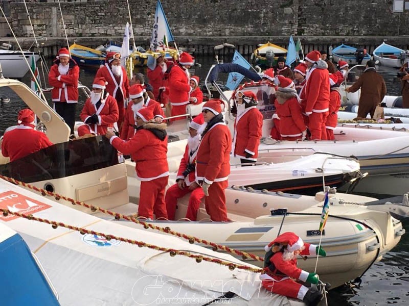 Domenica 11 dicembre Babbo Natale in gommone sul lago di Garda - Il Gommone e la nautica per tutti